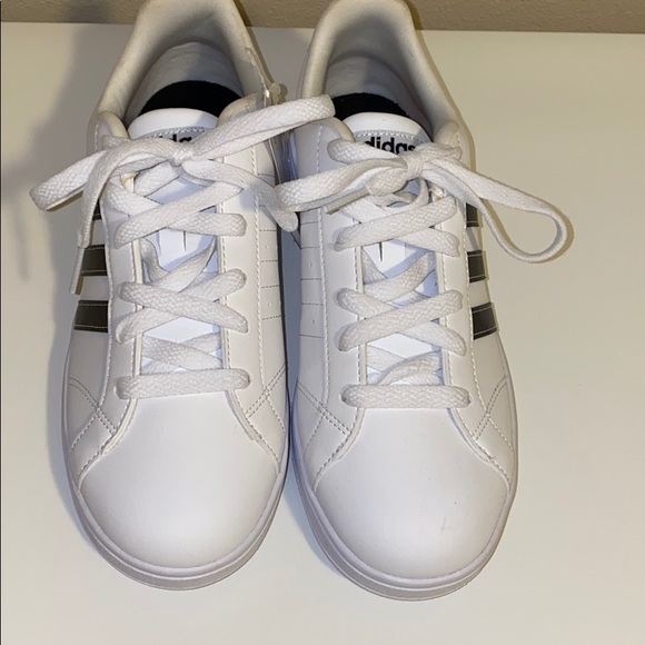 adidas vs advantage tennis